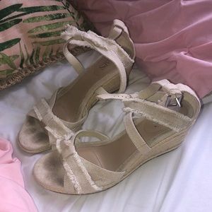 little heel sandal wedges